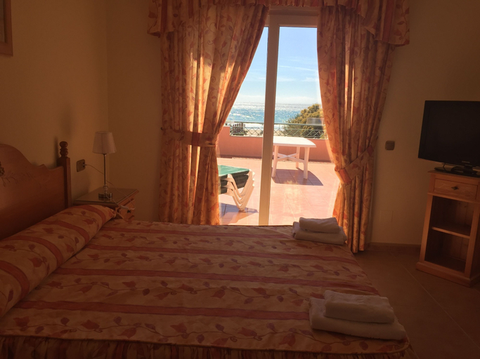 Bedroom 3, Marbella Beach Resort at Club Playa Real, Málaga