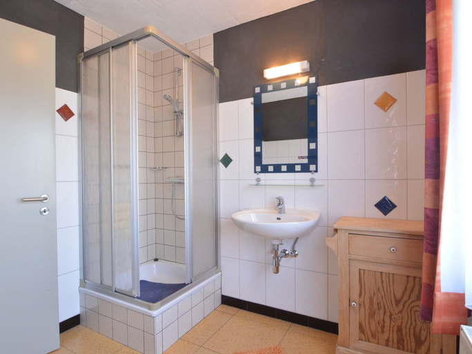 Bathroom 5, Apartment in Liege With Sauna & Hot Tub, Liège