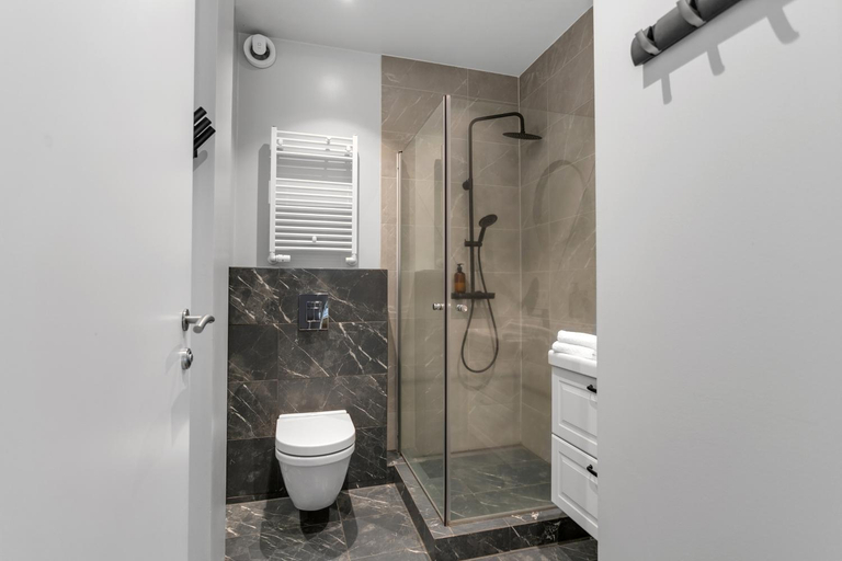 Bathroom 3, Cozy Studio Apartment in the Heart of Reykjavik, Reykjavík