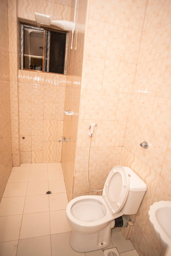 Shower, Domin Apartments, Arusha