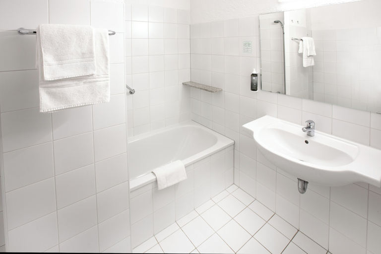 Bedroom 5, Elan Hotel, Limburg-Weilburg