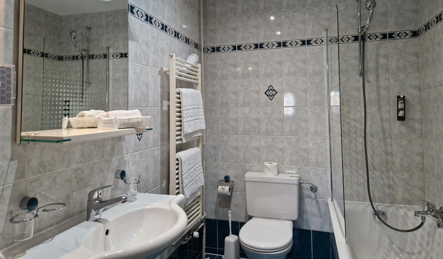 Bathroom 8