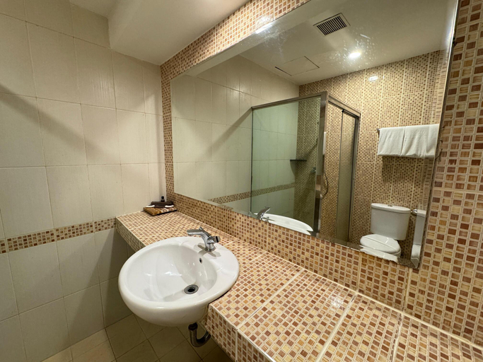 Bathroom 2