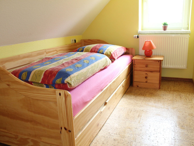 Bedroom 4, Comfortable Apartment Near Insel Poel, Nordwestmecklenburg