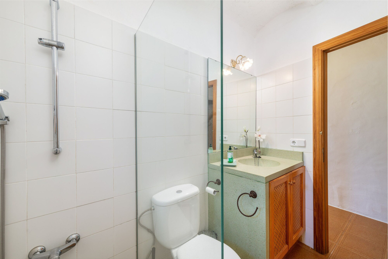 Room 2, Can Sua in Mallorca With 4 Bedrooms and 2 Bathrooms, Baleares