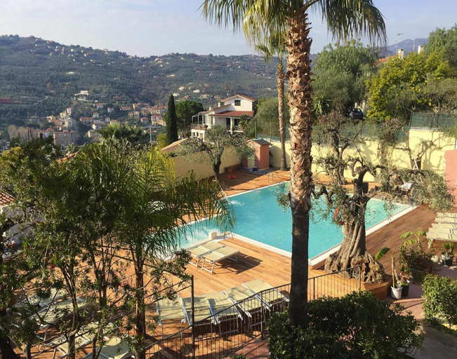 Others 3, 5-guest Apartment in Imperian Olive Grove, Imperia