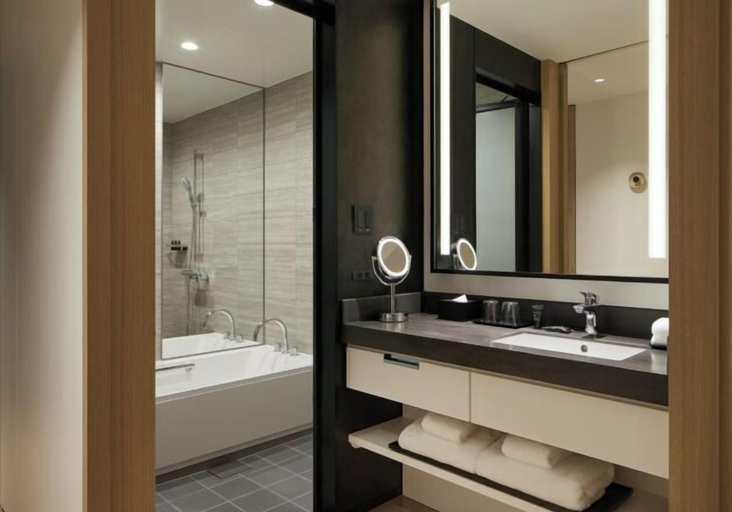 Bathroom 13