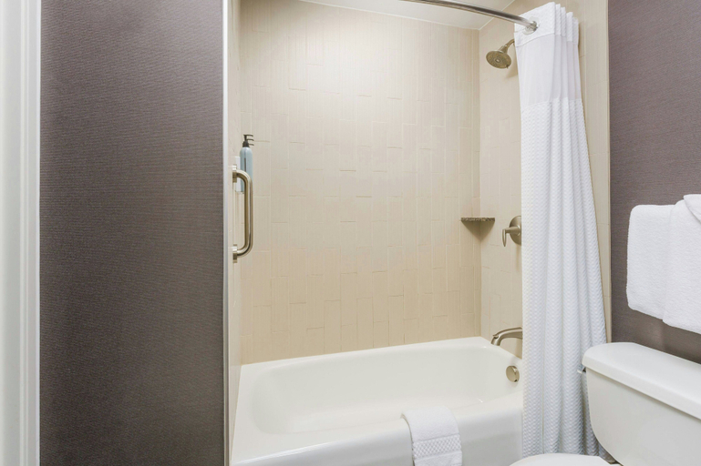 Bathroom 20