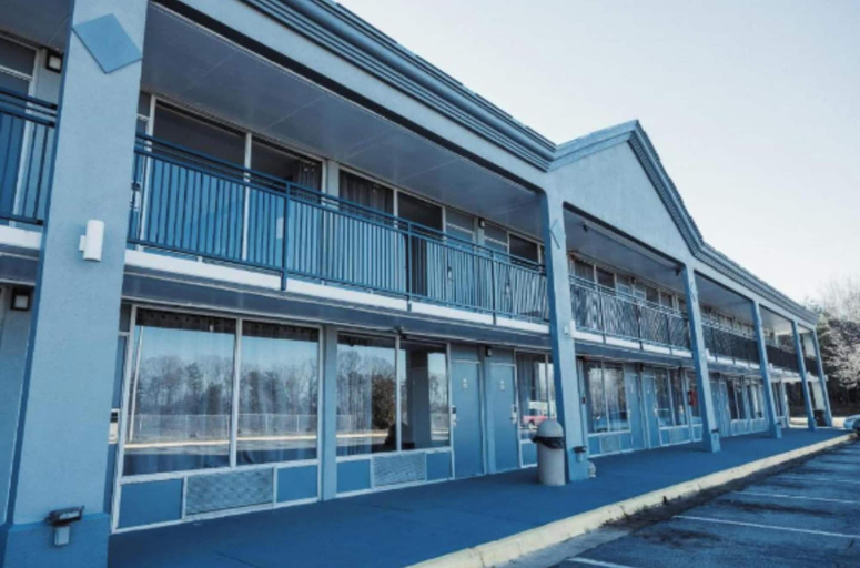 Exterior & Views, Reidsville Inn & Suites, Rockingham