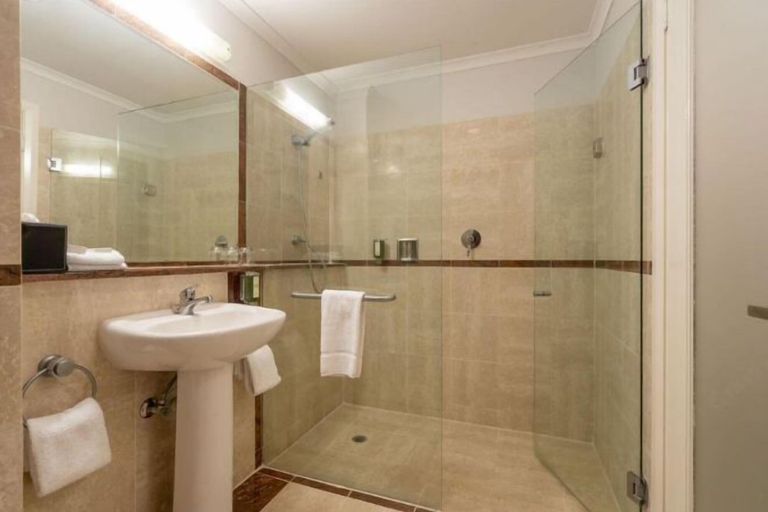 Bathroom 28
