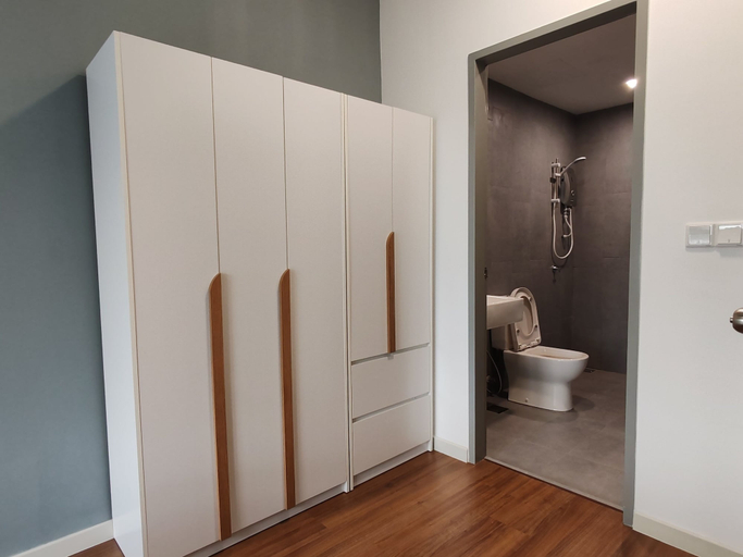 Bathroom 9