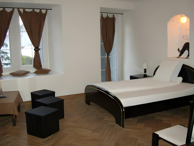 Bedroom 14