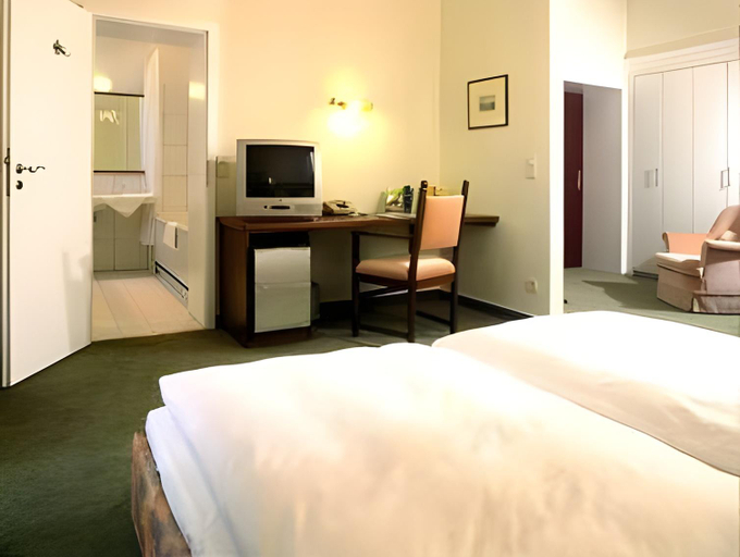 Bedroom 6