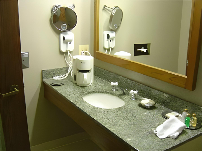 Bathroom 7
