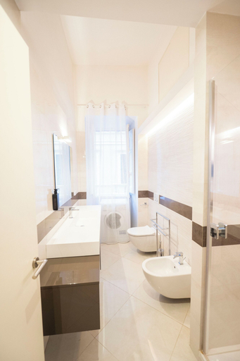 Bathroom 4, Spanish Steps Romantic Nest With Balcony, Roma