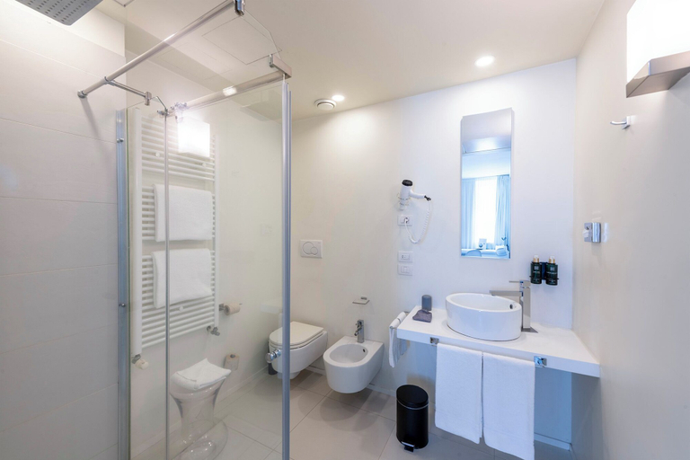 Bathroom 5, MO.OM Hotel, Varese