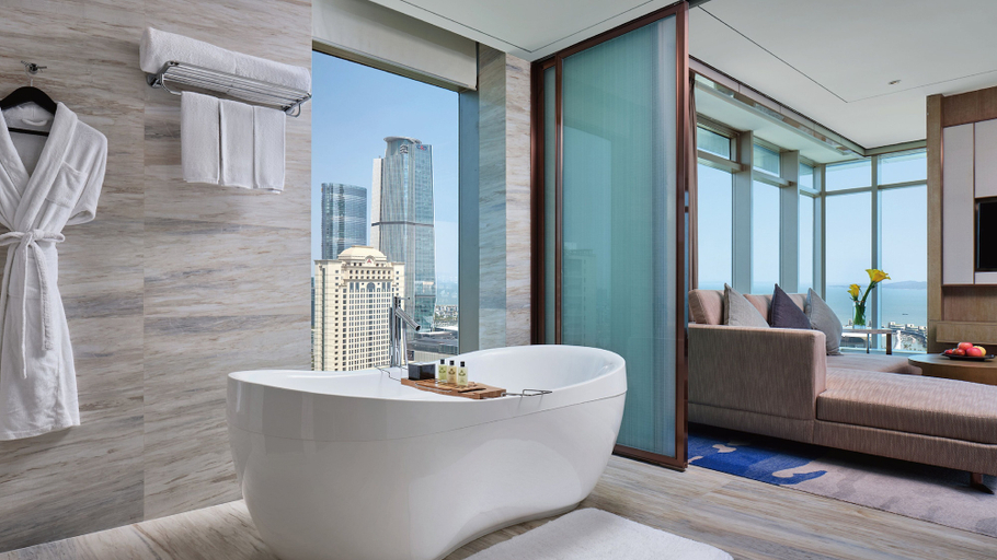 Bathroom 10