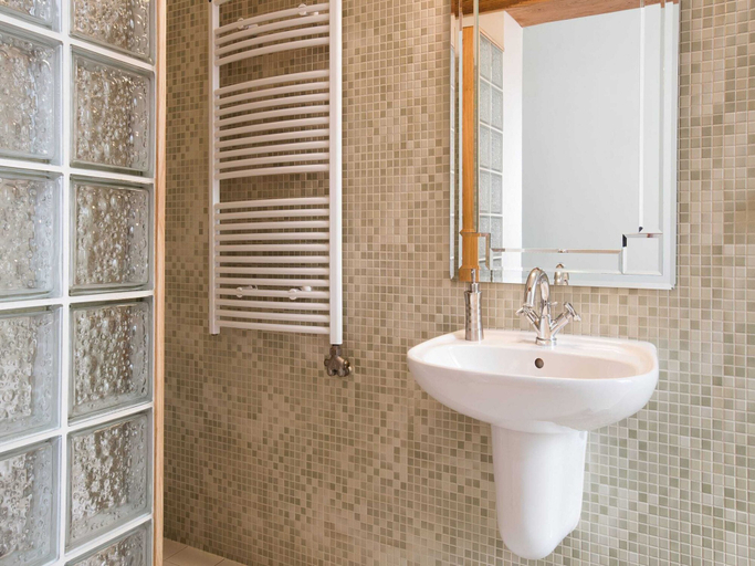 Bathroom 5, Spacious and Comfortable Flat in Krakow, Kraków City