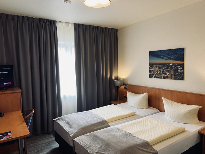 Bedroom 13