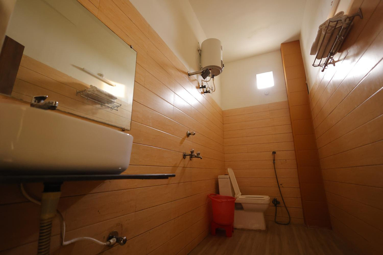 Bathroom 2, Silver Oaks Inn, Mathura