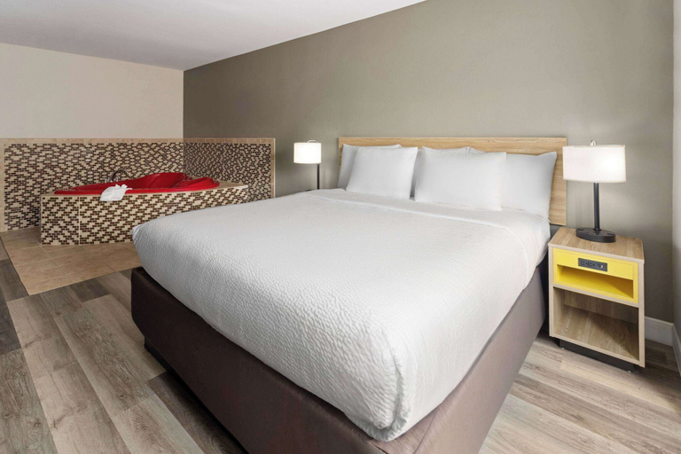 Bedroom 3, Days Inn By Wyndham Jackson Downtown, Hinds