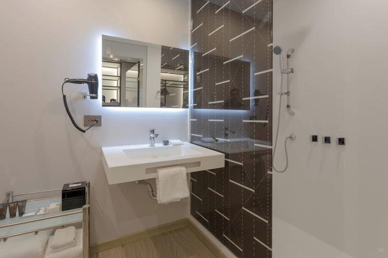 Bathroom 4, AC Hotel by Marriott Santa Marta, Santa Marta (Dist. Esp.)