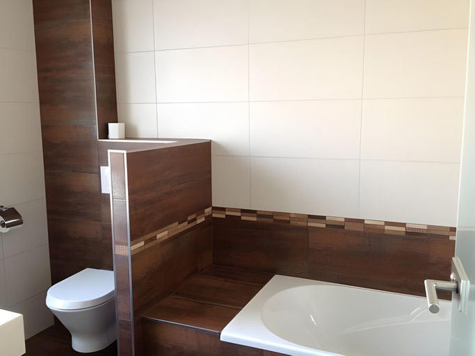Bathroom 16