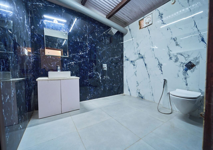 Bathroom 3, Shivv's heritage inn, The Nilgiris