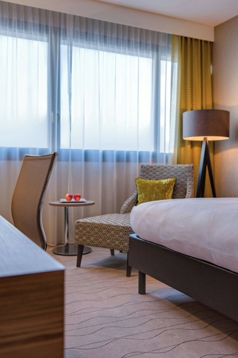 Bedroom 5, Bonn Marriott Hotel, Bonn