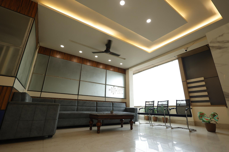Public Area 1, Silver Oaks Inn, Mathura