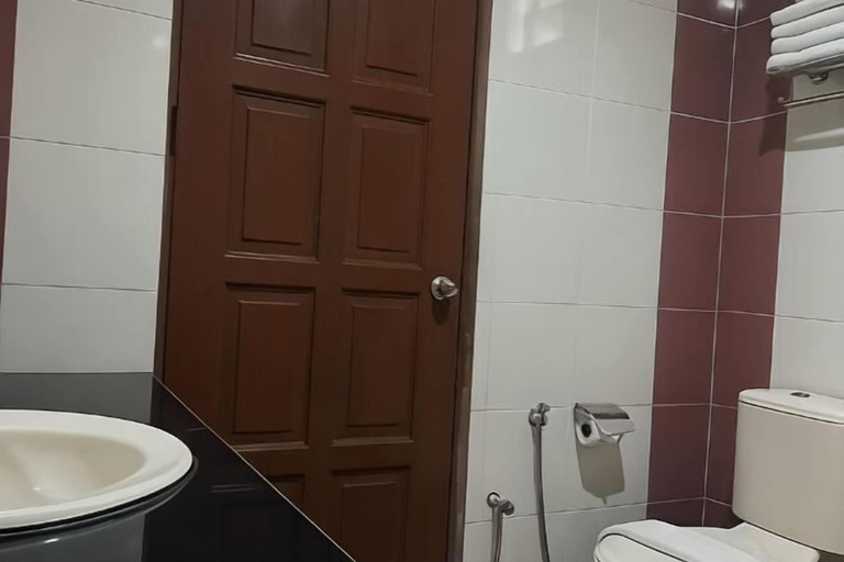 Bathroom 16