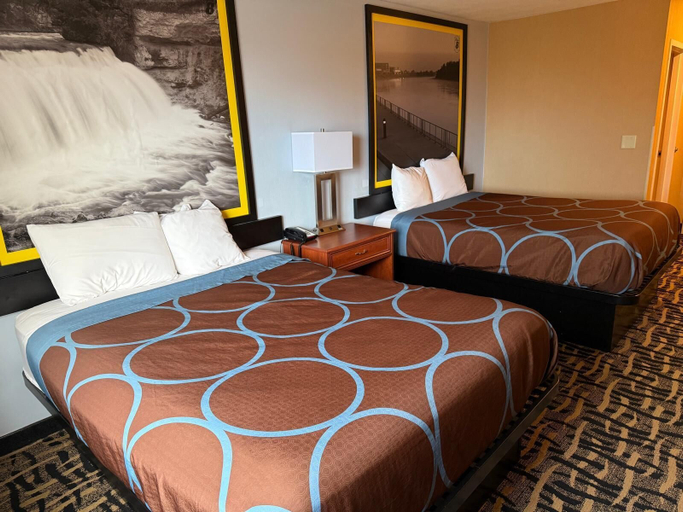 Bedroom 3, Super 8 by Wyndham Cozad, Dawson