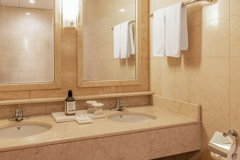 Bathroom 5, Kensington Hotel Yeouido Seoul, Yeongdeungpo