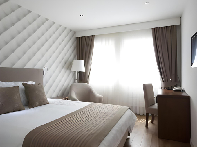 Bedroom 8