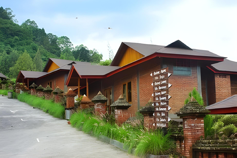 Exterior 12