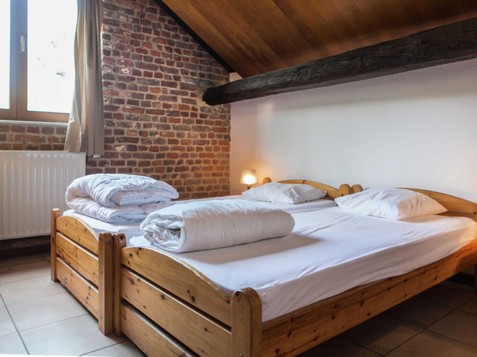 Bedroom 5, Mansion With Pool, Neblon, Liège