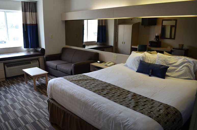 Bedroom 1, Stay Express Inn & Suites Atlanta, Fulton