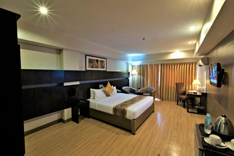 Bedroom 2, The Pinnacle Hotel and Suites, Davao City