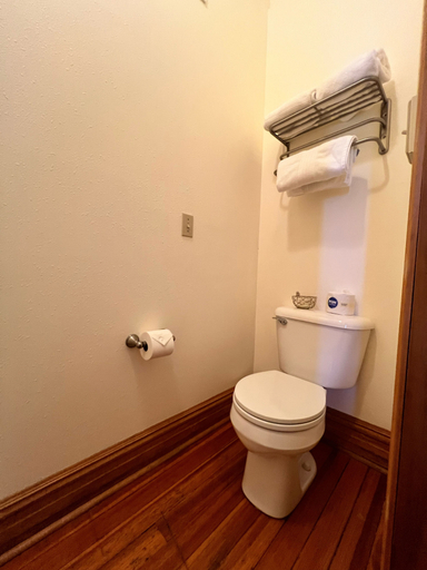 Bathroom 3, Hotel St. Nicholas, Teller