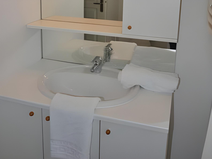 Bathroom 13