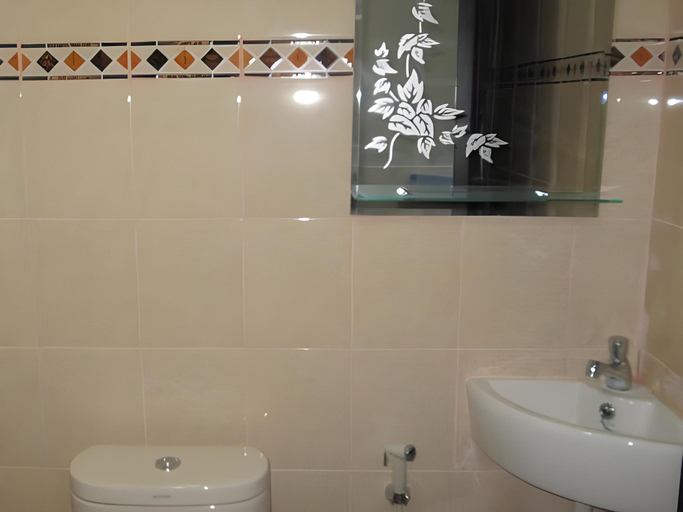 Bathroom 7