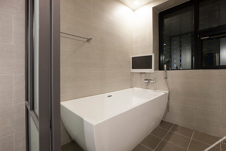 Bathroom 3, Busan Yeonsan Togok Brown Dot, Yeonje