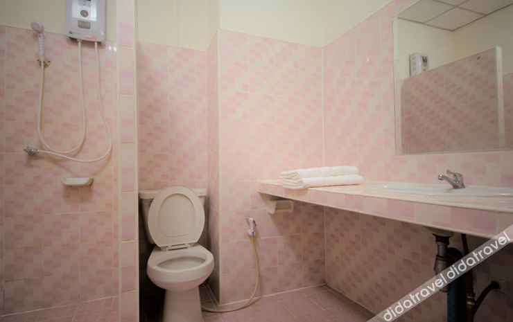 Bathroom 4, Kim Jek Cin 2, Muang Mukdahan