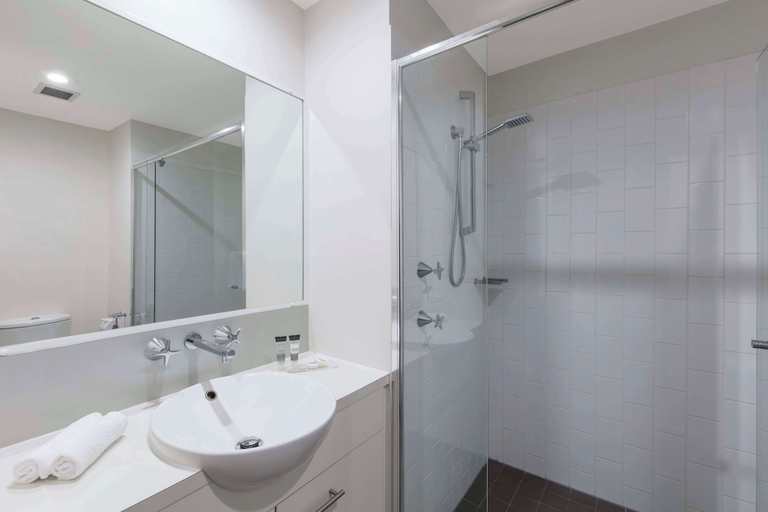Bathroom 16
