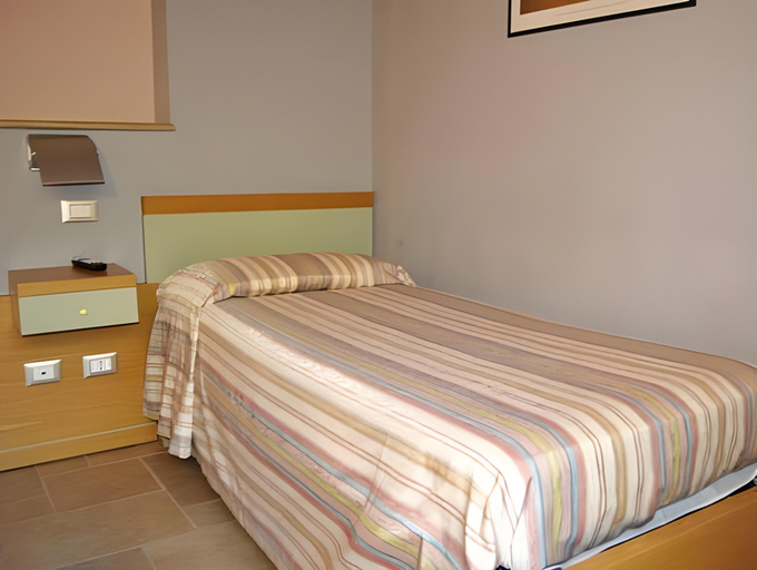 Bedroom 13
