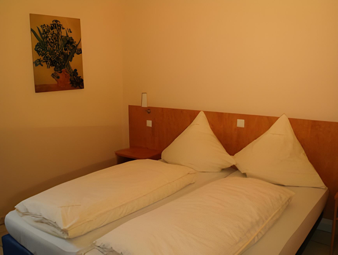 Bedroom 14