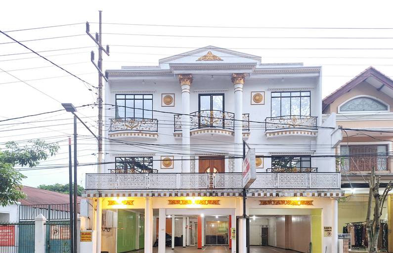 Exterior & Views, Urbanview Hotel Mawar Sharon near Alun Alun Batu, Malang