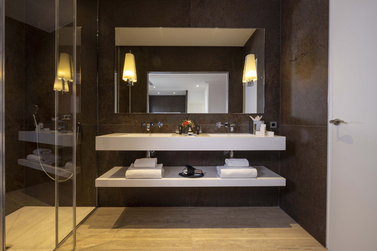 Bathroom 4, Hotel de Castiglione, Paris