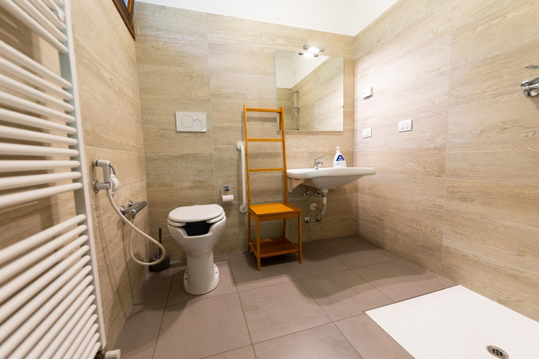 Bathroom 1, Agriturismo Deviscio, Lecco