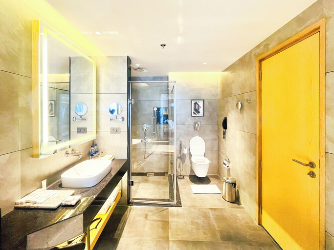 Bathroom 4, Katra Marriott Resort & Spa, Reasi